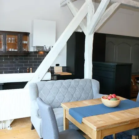 Apartment Apartment *
